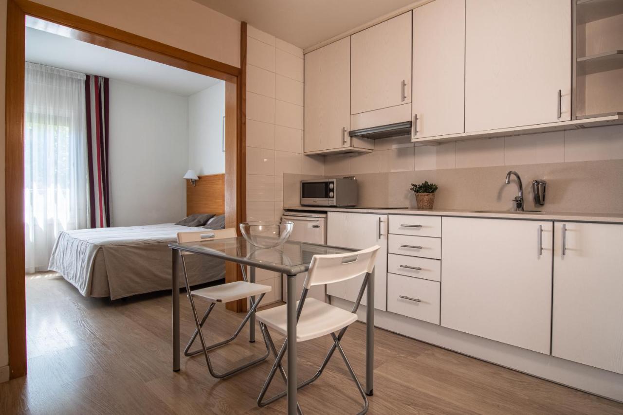 Apartamentos Atica Барселона Экстерьер фото